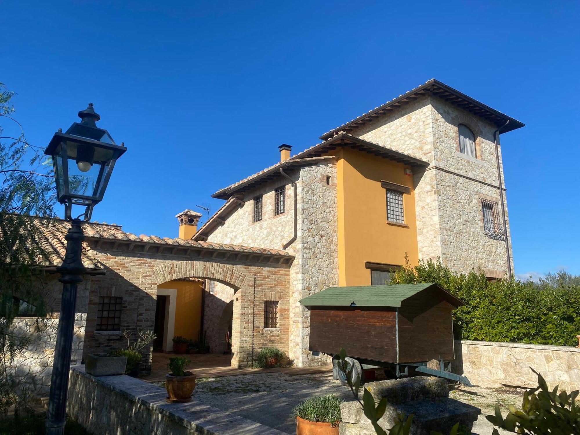 Вилла La Casa Di Betta Monte Campano Экстерьер фото